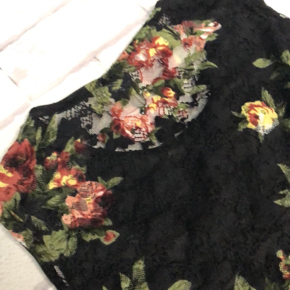 Bella & Birdie Girl's Floral Lace dress - Picture 5 of 6